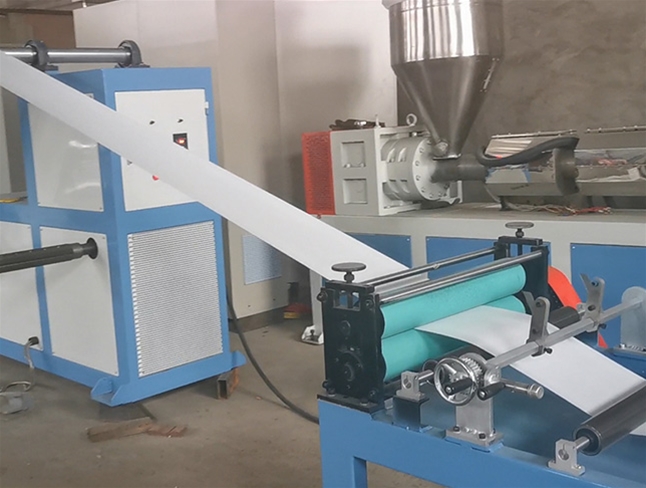 PE sheet extruder (flat head)